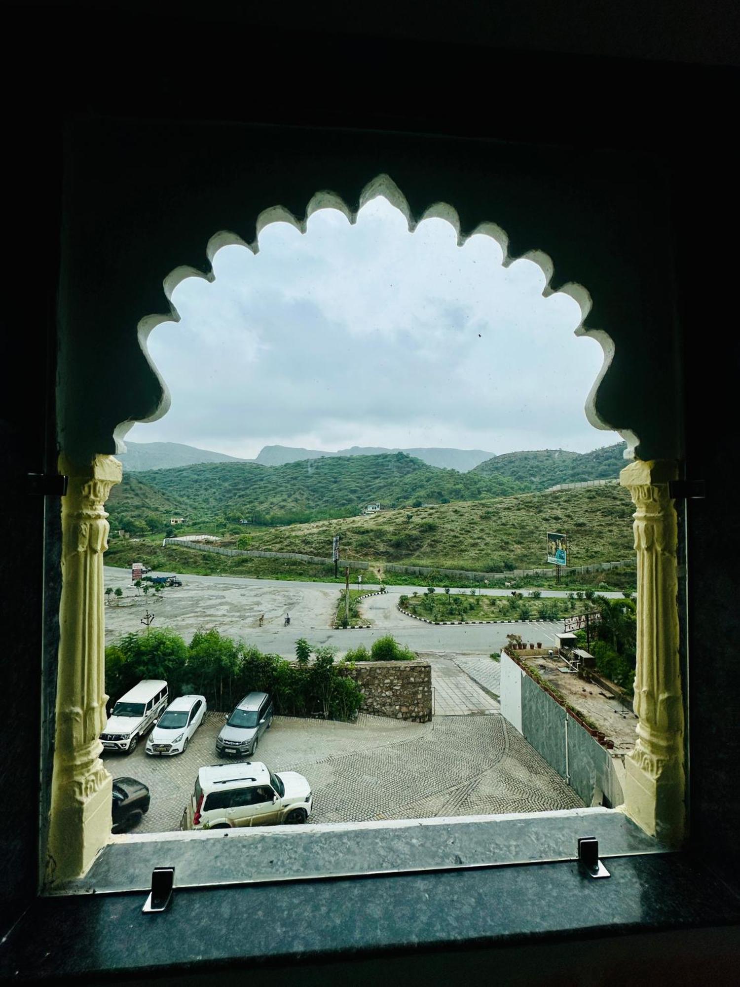 Mewar Palace Resort And Spa Udaipur Eksteriør billede